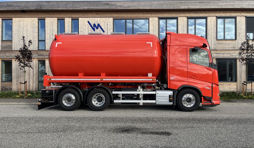 BAT Agrar - 26.6 m³ feed tanker superstructure