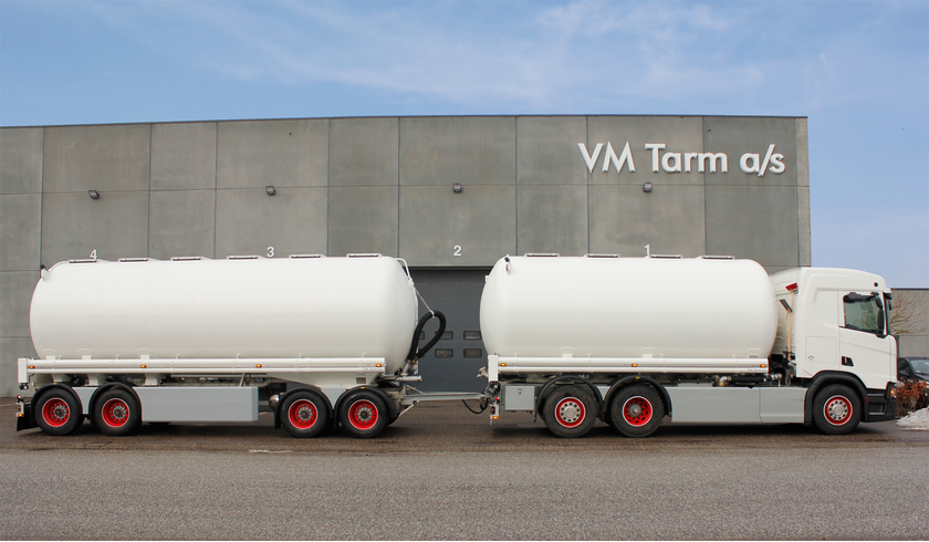 Danish Agro – 28 m³ feed tank body and 39.2 m³ trailer