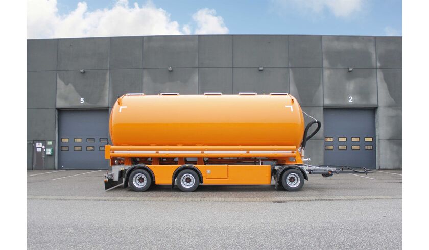 Espeland Transport – 36 m³ feed tank trailer
