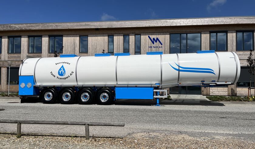 Serridslev Tank Transport - 52,000 litre chemical tanker semi-trailer