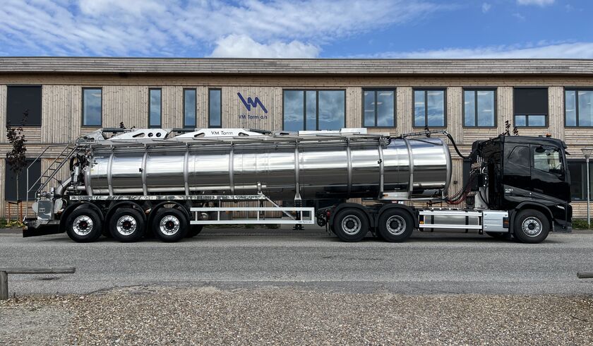 Mats Areskoug - Tractor Unit Construction and 35,000 litres Liquid Manure Tanker Semitrailer