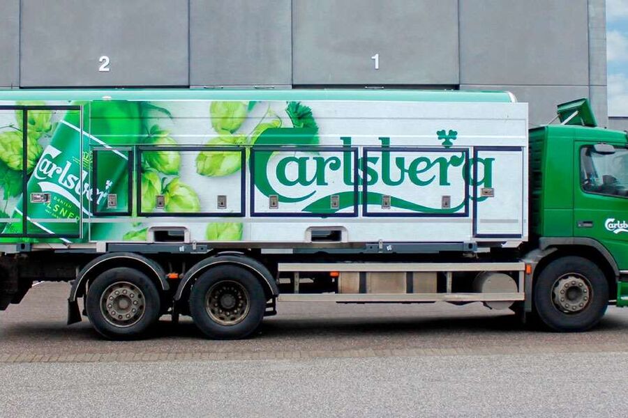 Lastbil med Carlsberg logo 